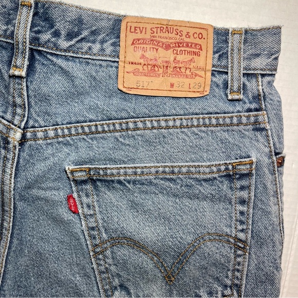 Women’s Levi’s Jean Cutoff Shorts Size 32 Waist 5in Inseam - Picture 9 of 13